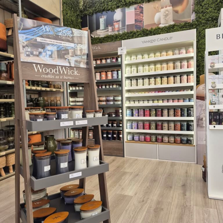 WoodWick shoppen bij tuincentrum de Wilskracht! WoodWick shoppen bij tuincentrum de Wilskracht!