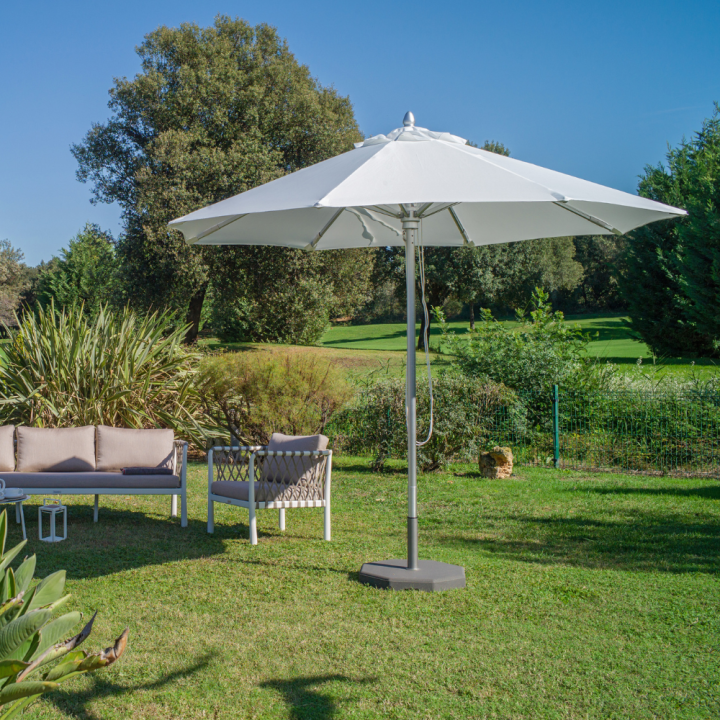 Shop een nieuwe parasol bij GroenRijk de Wilskracht!