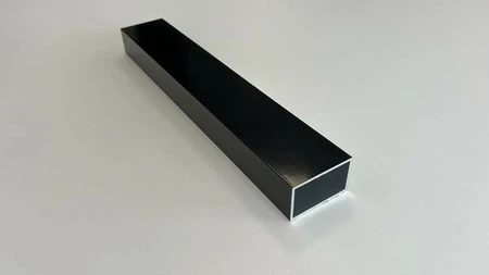Aluminium onderbalk t.b.v. dekdelen, 3 x 5 x 400 cm, zwart RAL 9005