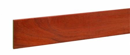 Hardhouten fijnbezaagde plank 2 x 20 x 300 cm.
