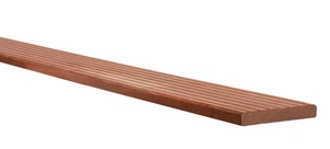 Hardhouten enkelzijdig geprofileerd dekdeel, 2,1 x 14,5 x 365 cm.