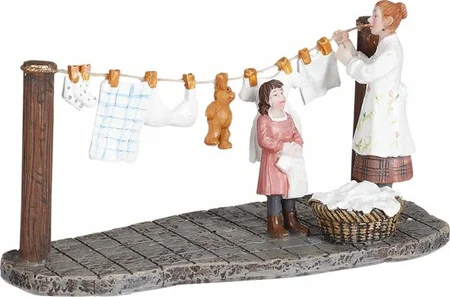 Luville originals Paula helpt mama met de was