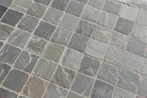 TB Greskei 10x10x5/7cm Metz grijs